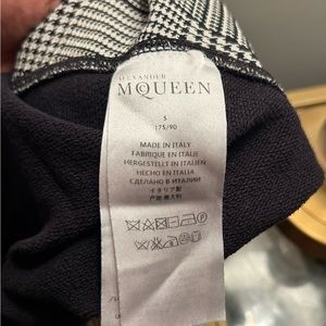 AUTHENTIC Men’s Alexander McQueen Sweater with Houndstooth and Skull SZ Small